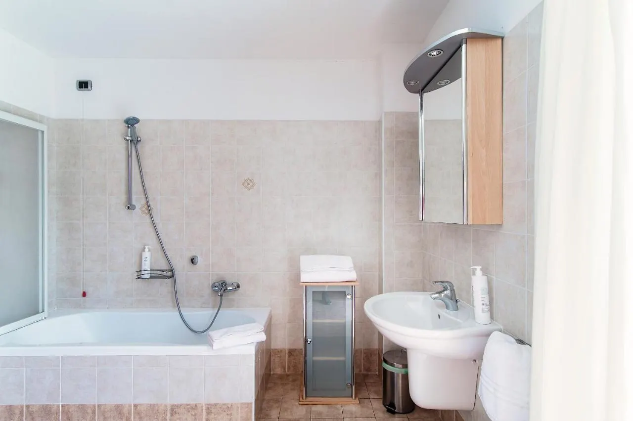 Apartment Villa Degli Angeli - By Myhomeincomo Lenno Italy